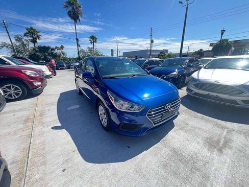 Used 2021 Hyundai Accent SE FWD image 9