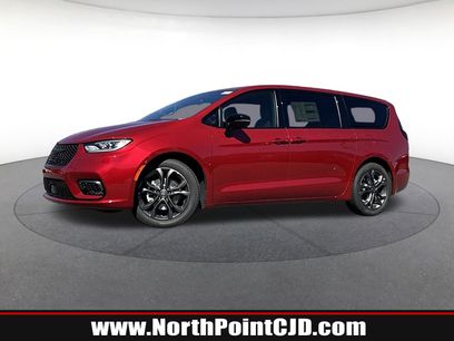New 2026 Chrysler Pacifica Select