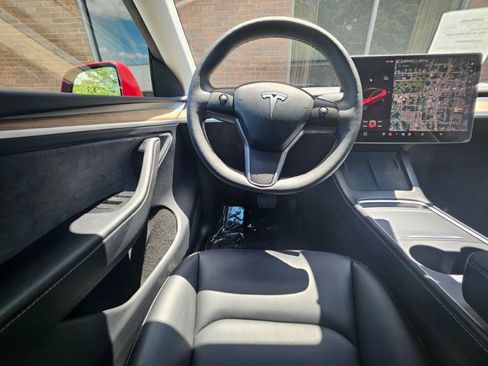 Used 2024 Tesla Model Y Long Range AWD/4WD image 4