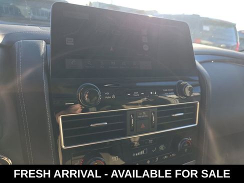 Used 2024 Nissan Armada Platinum w/ Captain's Chairs Package image 12