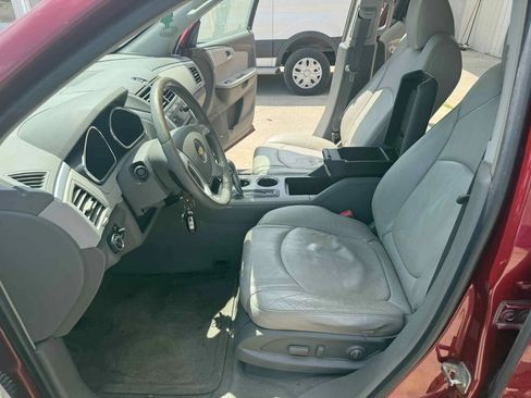 Used 2009 Chevrolet Traverse LT image 16
