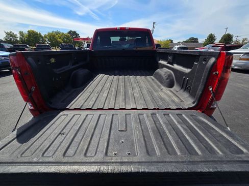 Used 2011 GMC Sierra 1500 SLE w/ SLE Preferred Package AWD/4WD image 11