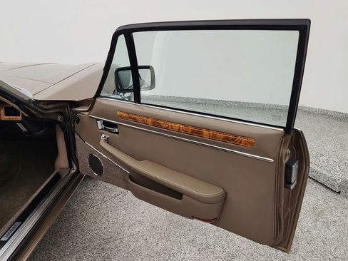 Used 1988 Jaguar XJS V12 Convertible image 47