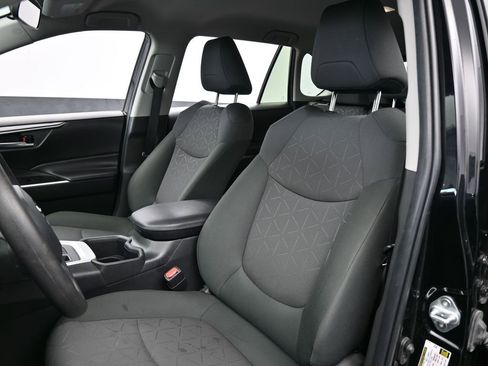 Used 2024 Toyota RAV4 XLE image 10