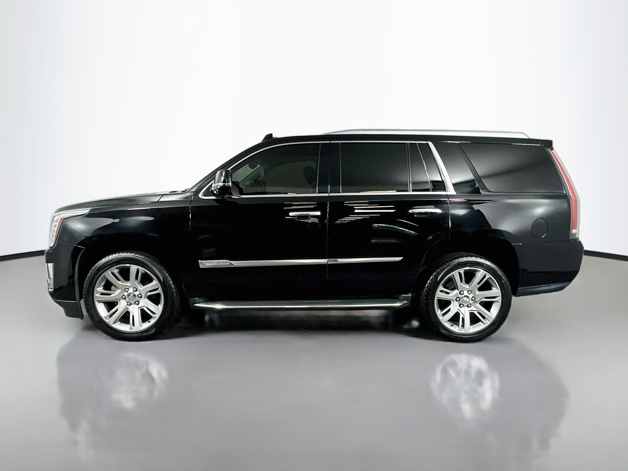 Used 2015 Cadillac Escalade Luxury AWD/4WD image 4