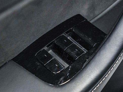 Used 2021 Tesla Model Y 2WD image 19