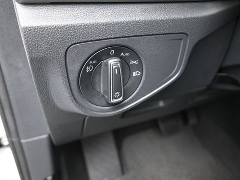 Used 2019 Volkswagen Atlas SE FWD image 13
