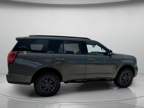 Used 2025 Ford Expedition Tremor AWD/4WD image 32
