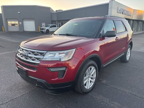 Used 2018 Ford Explorer XLT AWD/4WD image 1