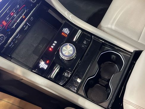 Used 2023 Jeep Grand Cherokee Overland w/ Adv Protech Group III image 21