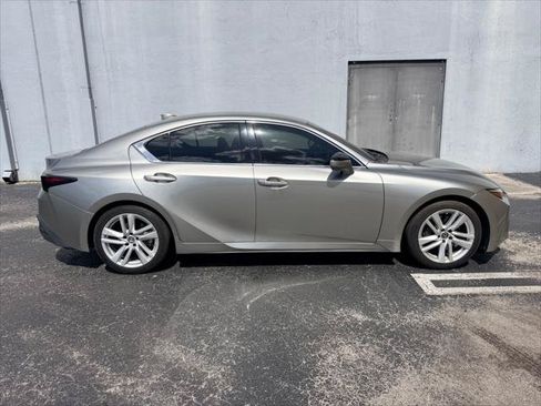 Used 2022 Lexus IS 300 RWD image 8