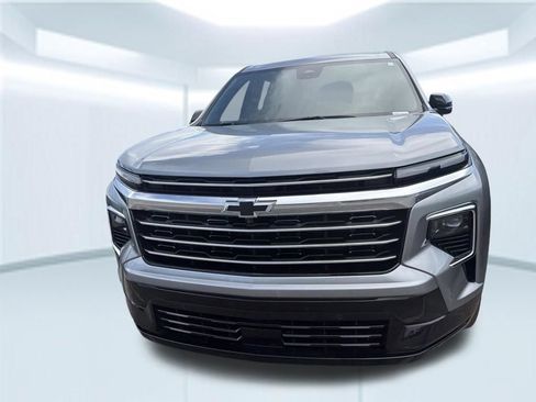 Used 2025 Chevrolet Traverse High Country w/ LPO, Cargo Package FWD image 4