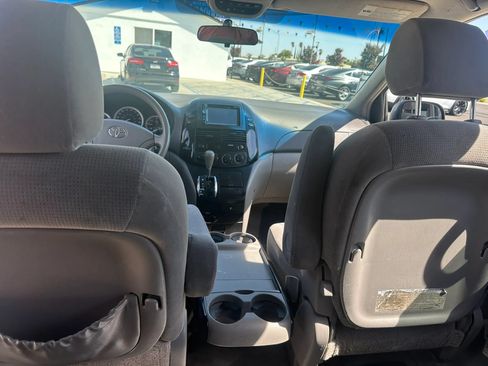 Used 2005 Toyota Sienna LE w/ LE Pkg 3 FWD image 44