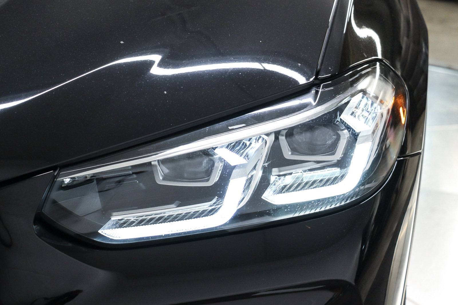 Used 2024 BMW X3 sDrive30i w/ Convenience Package RWD image 9