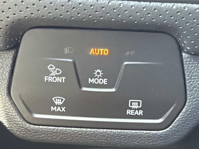 Used 2025 Volkswagen Atlas Cross Sport SE FWD image 25