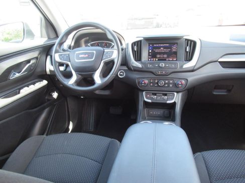 Used 2023 GMC Terrain SLE w/ Driver Convenience Package FWD image 13