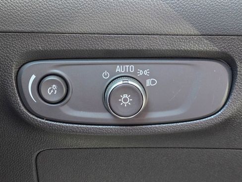Used 2025 Buick Encore GX Preferred AWD/4WD image 24