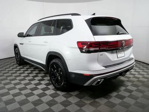 New 2026 Volkswagen Atlas Peak Edition image 4