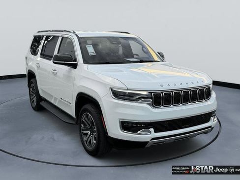 Used 2023 Jeep Wagoneer Series III w/ Flexible Seating Group RWD image 3