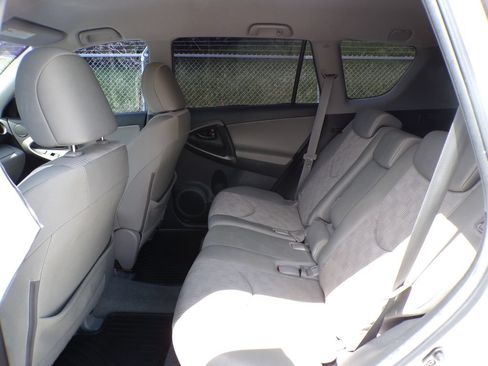 Used 2011 Toyota RAV4 2WD w/ Base L4 Extra Value Pkg image 16