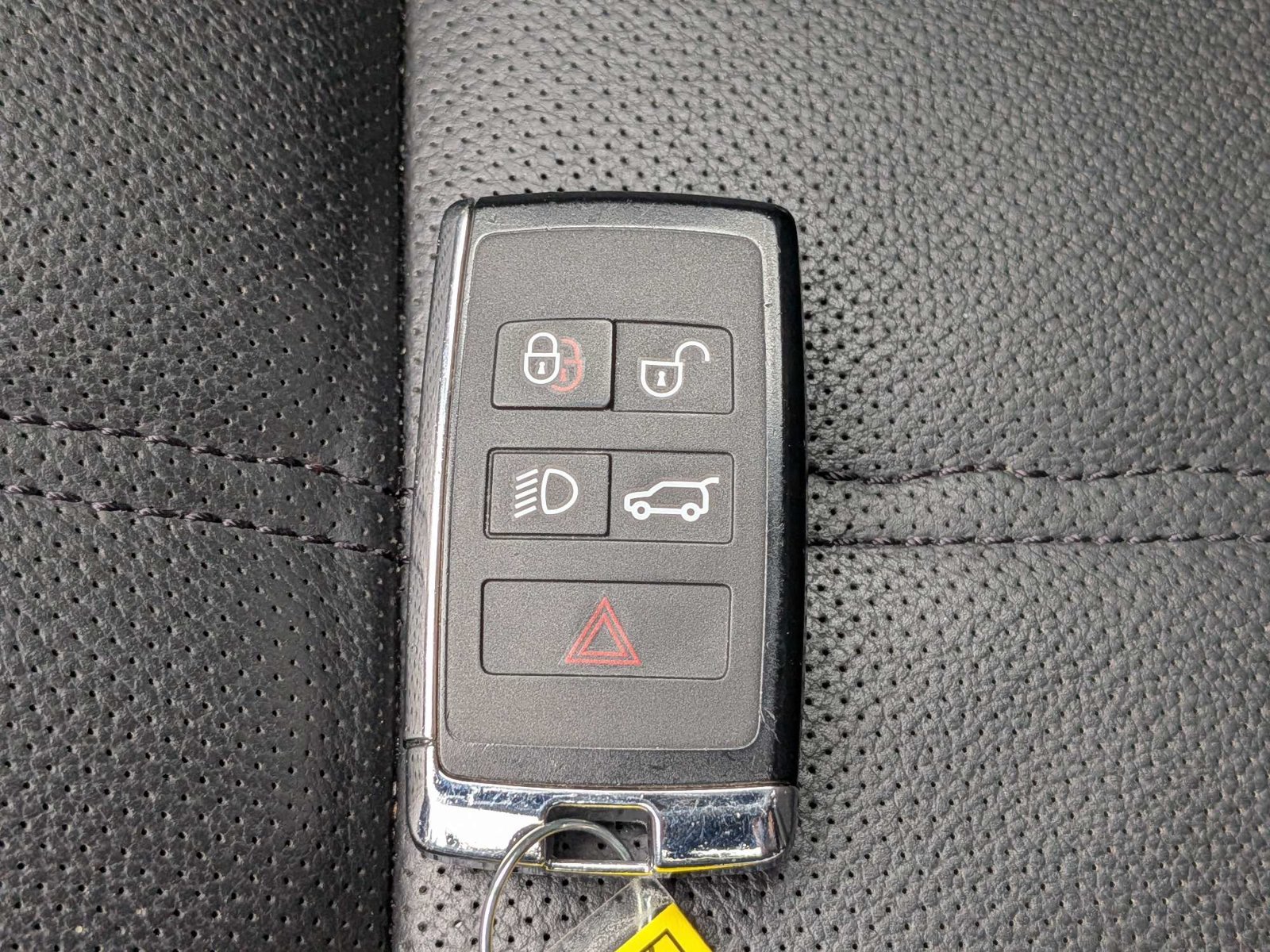 Used 2025 Land Rover Range Rover Velar Dynamic SE AWD/4WD image 31