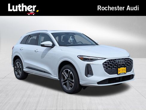 New 2026 Audi Q5 Premium image 1