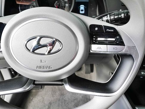Used 2023 Hyundai Elantra SEL FWD image 11