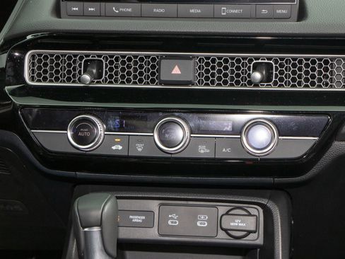 Used 2025 Honda Civic Sport image 23