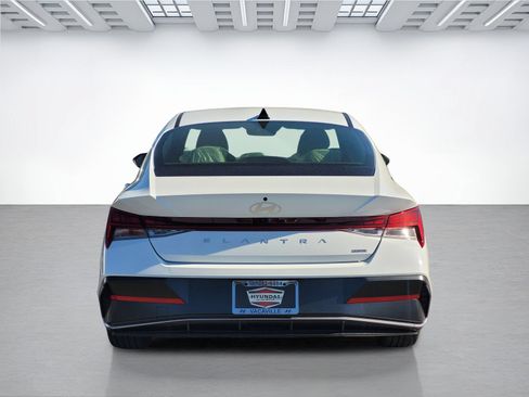New 2026 Hyundai Elantra Limited FWD image 6