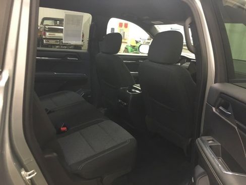 Used 2025 GMC Acadia Elevation image 16