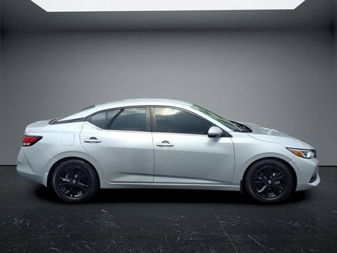 Used 2021 Nissan Sentra SV FWD image 8