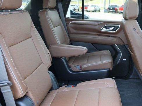 Used 2024 Chevrolet Tahoe High Country AWD/4WD image 25