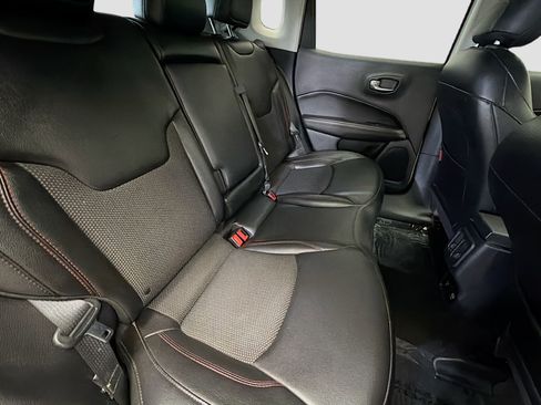 Used 2020 Jeep Compass Trailhawk image 14