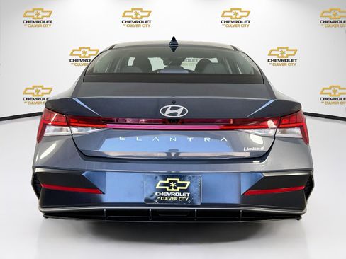 Used 2025 Hyundai Elantra Limited FWD image 7