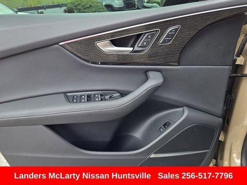 Used 2024 Audi Q8 Premium Plus AWD/4WD image 22