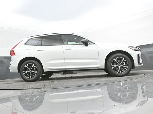 New 2026 Volvo XC60 B5 Core AWD/4WD image 36