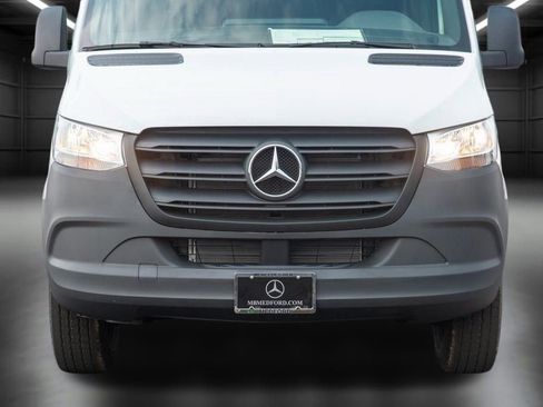 Used 2024 Mercedes-Benz Sprinter 2500 image 12