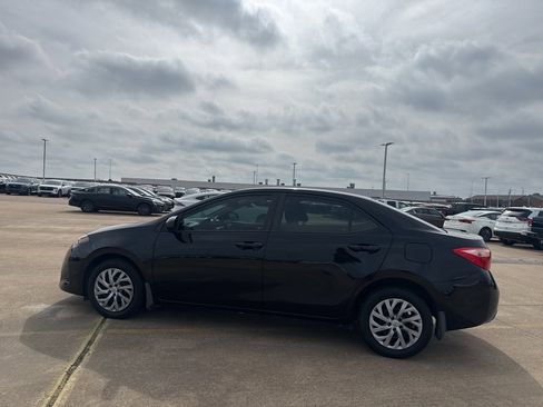 Used 2017 Toyota Corolla LE image 13