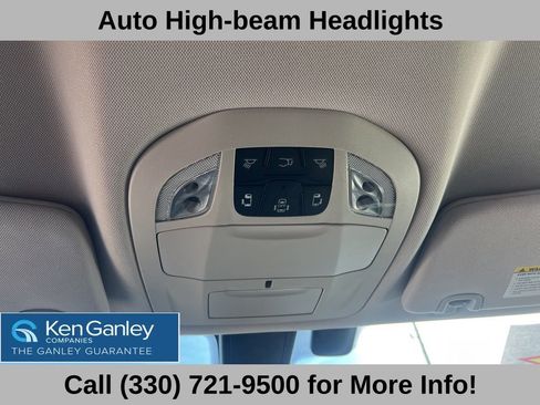 Used 2018 Chrysler Pacifica Touring-L image 40