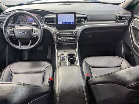 Used 2020 Ford Explorer XLT w/ Equipment Group 202A image 18