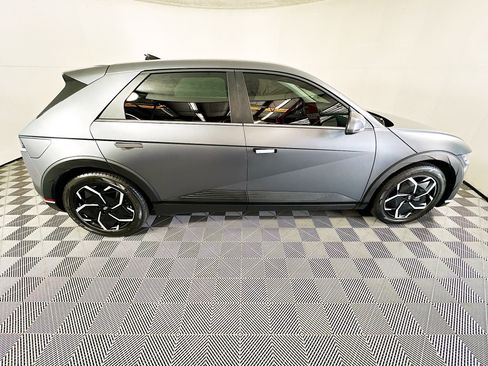 Used 2024 Hyundai Ioniq 5 SEL image 2