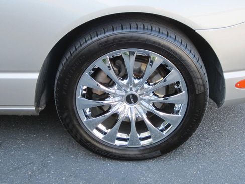 Used 2004 Ford Thunderbird Deluxe image 8