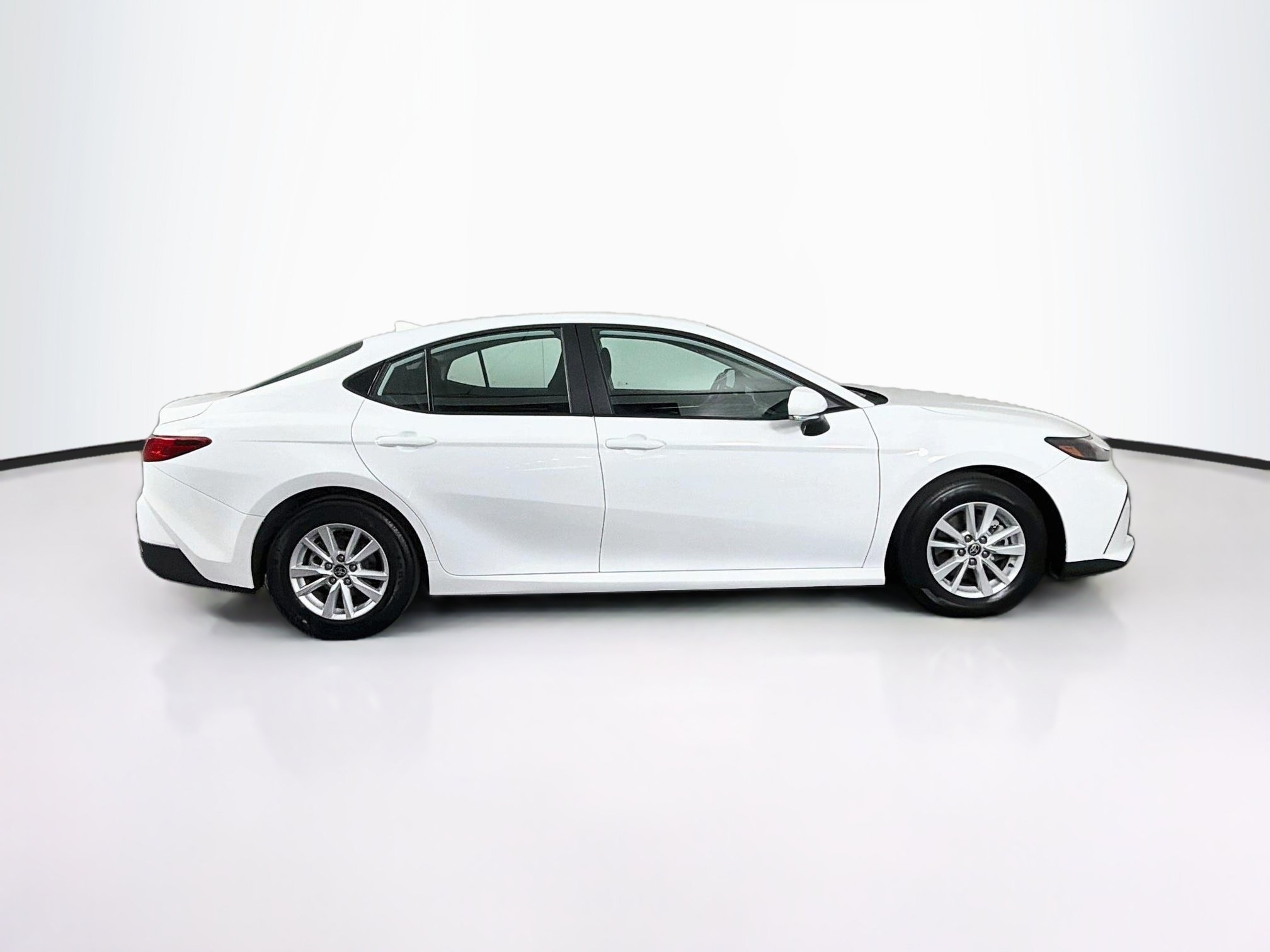 Used 2026 Toyota Camry LE FWD image 10