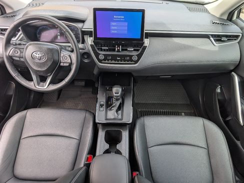 Used 2026 Toyota Corolla Cross XLE FWD image 4