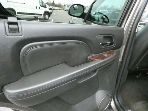 Used 2012 GMC Yukon Denali image 31