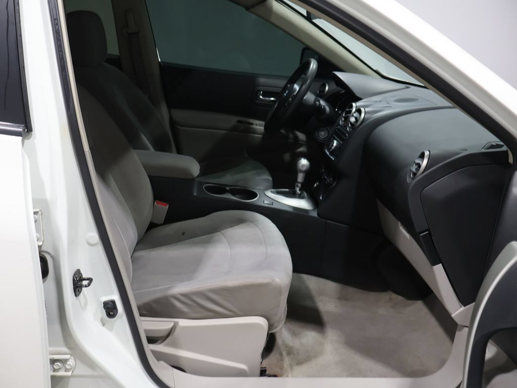 Used 2013 Nissan Rogue S AWD/4WD image 24