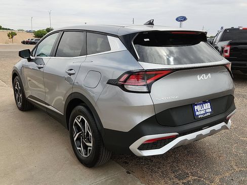 Used 2025 Kia Sportage LX FWD image 2