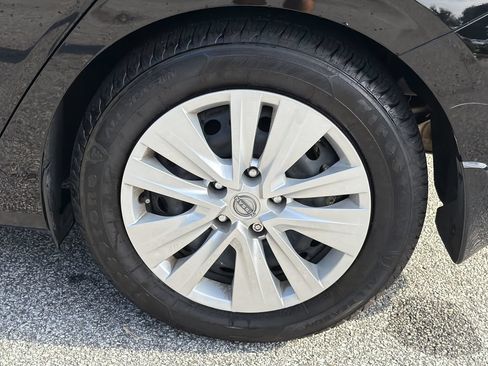 Used 2024 Nissan Sentra S FWD image 31