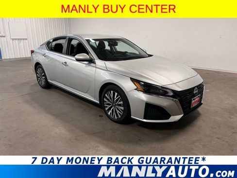Used 2023 Nissan Altima 2.5 SV image 1