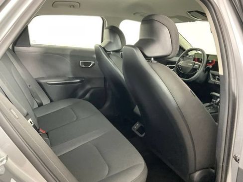 Used 2025 Kia K4 FWD image 21